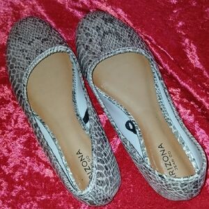 Arizona Jean Company Women's Snakeskin Loafers - Tan and Gray